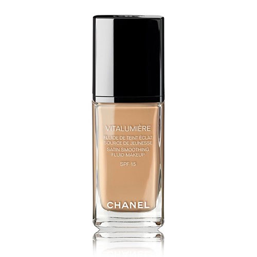chanel vitalumiere satin smoothing fluid makeup review